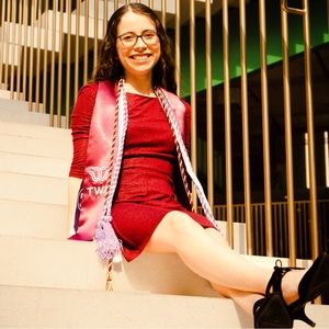 Meet your Posher, Adelle